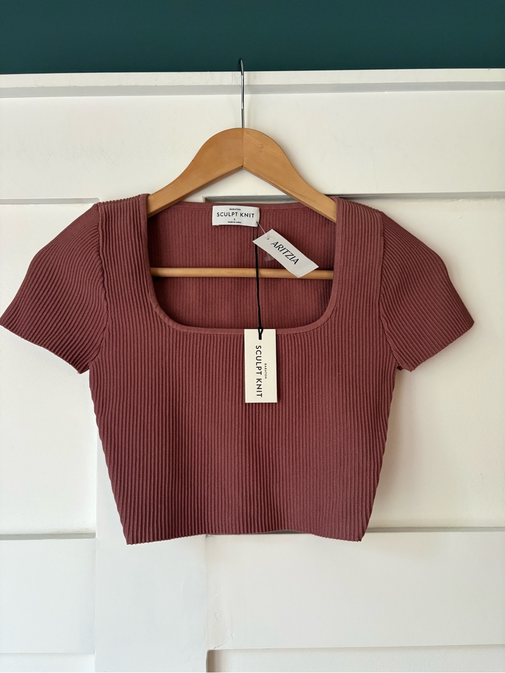 NWT Aritzia • Babaton Sculpt Knit Squareneck Top • Size Small